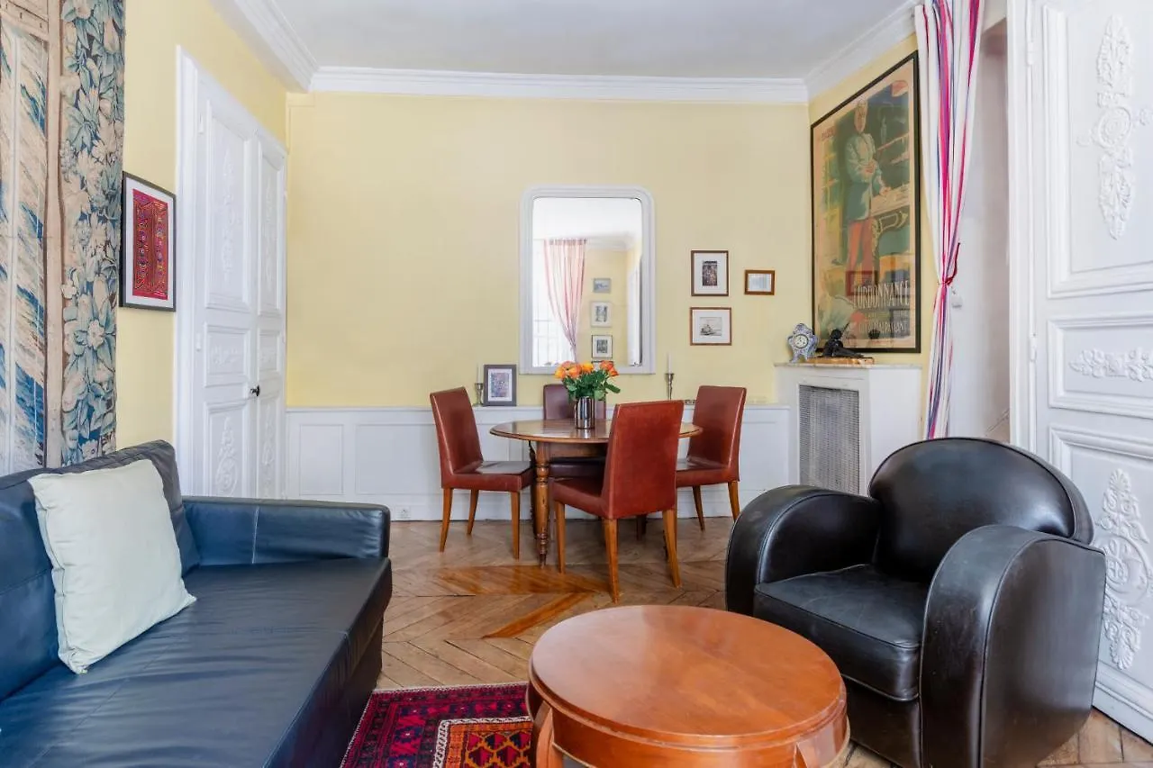 Paris St Germain Charming Apartment 0*,